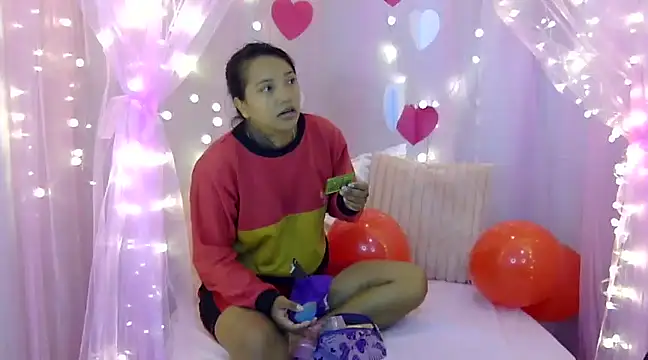 NinetteandSashaFox online show from February 14, 2025, 1:51 pm