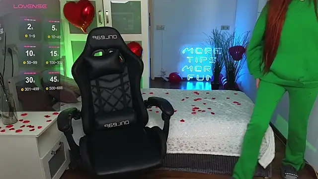 Snapshot of Katy_diamond_ chatting on February 15, 2025, 5:30 am Katy diamond online show from February 15, 2025, 5:30 am