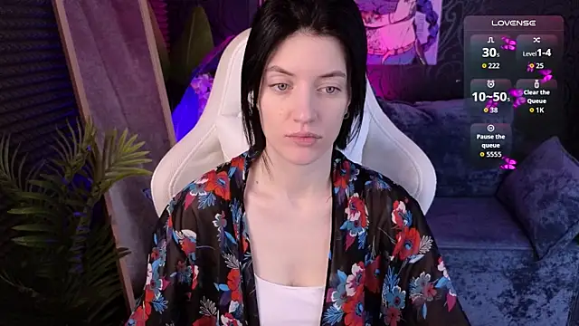 roxy riot  online show from November 20, 2025, 1:28 am