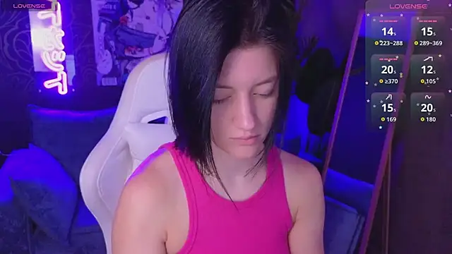 roxy riot  online show from April 17, 2026, 1:30 am