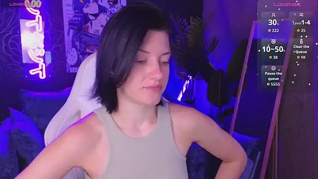 roxy riot  online show from March 31, 2026, 1:51 am