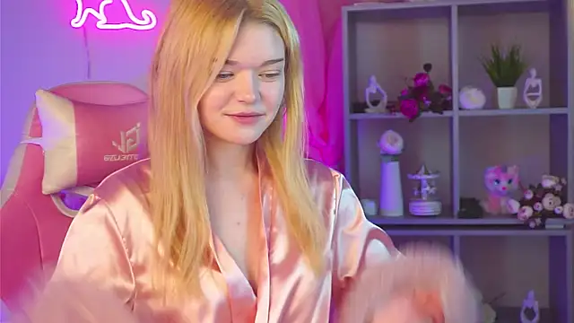 AdeleCartier online show from March 23, 2025, 7:09 am