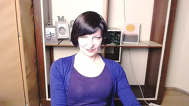  AngeliaFlow  online show from April 17, 2026, 1:25 pm