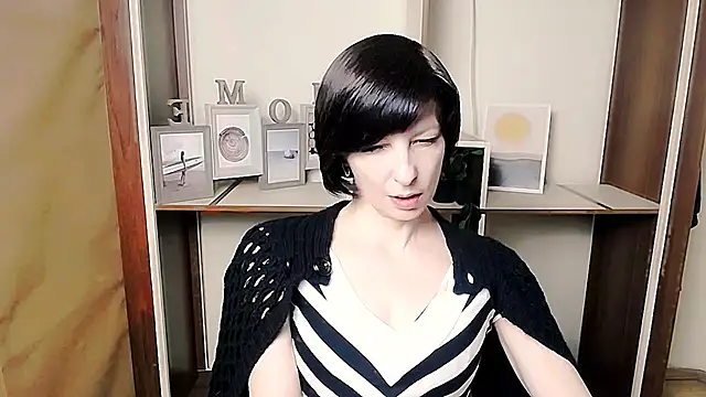  AngeliaFlow  online show from February 12, 2026, 9:09 am