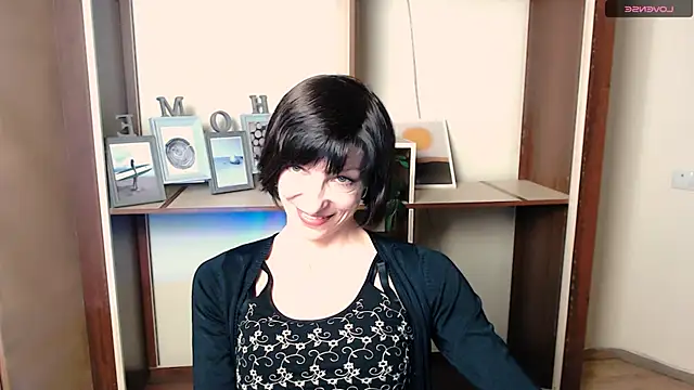  AngeliaFlow  online show from November 5, 2025, 7:55 am