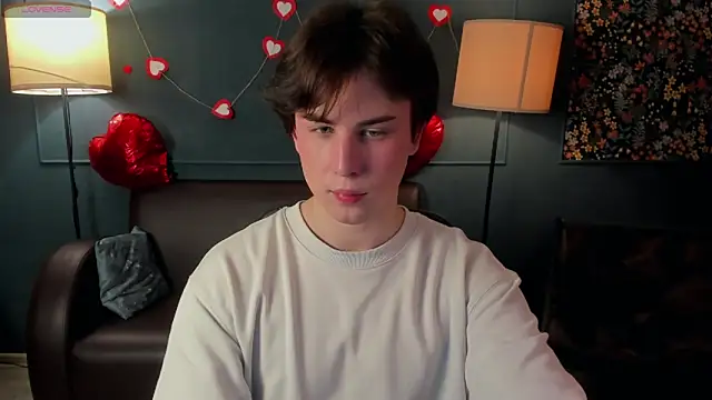 AdrianoAubert online show from February 17, 2026, 5:05 am