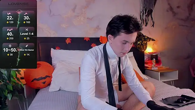 AdrianoAubert online show from November 5, 2025, 10:18 am