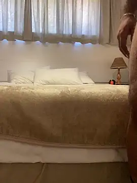 Uncleuncutmushroom online show from April 29, 2026, 9:02 am