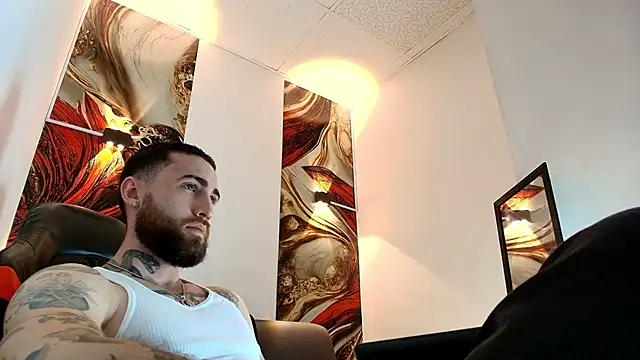 Luke davis01 online show from April 13, 2026, 1:15 pm