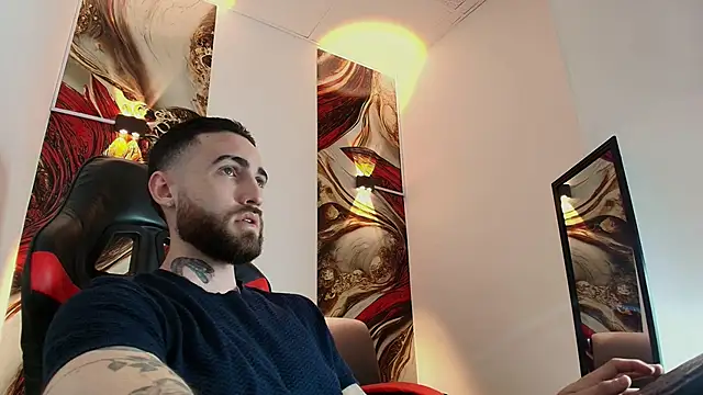 Luke davis01 online show from October 29, 2025, 1:21 pm