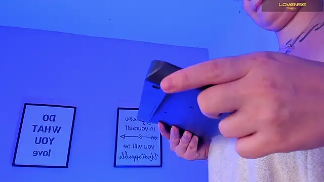 Morgan Wright online show from April 21, 2026, 1:42 am