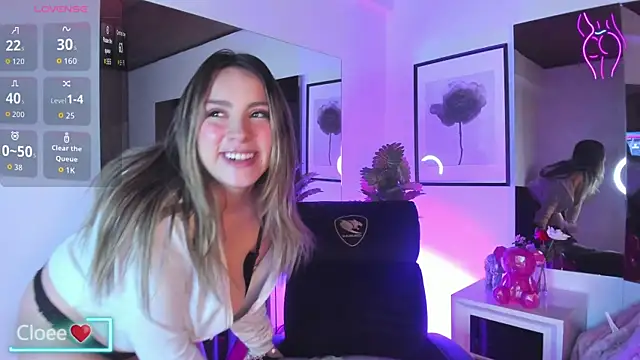 Cloee Rainbow1 online show from November 19, 2025, 12:16 pm