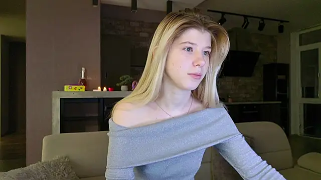 Snapshot of Bella_amory chatting on March 2, 2025, 6:24 pm Bella amory online show from March 2, 2025, 6:24 pm