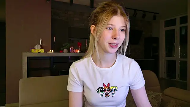 Snapshot of Bella_amory chatting on March 6, 2025, 7:43 pm Bella amory online show from March 6, 2025, 7:43 pm