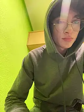 stormmart18 online show from February 7, 2025, 8:20 pm