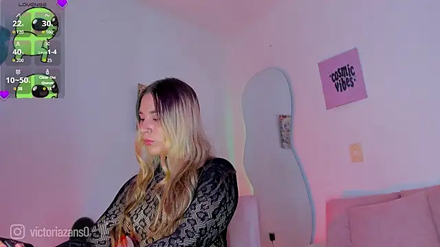 Vickyallien online show from May 22, 2026, 3:32 pm