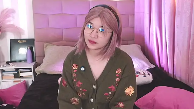 NataliaNovak online show from April 6, 2026, 4:19 pm