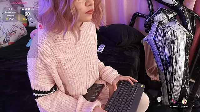 NataliaNovak online show from October 28, 2025, 9:03 pm