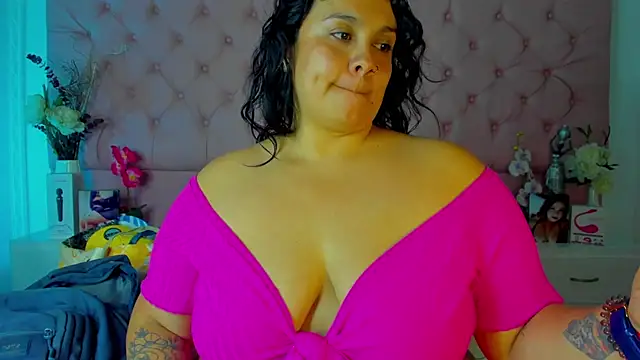 KourtneyEvans online show from November 5, 2025, 7:06 pm