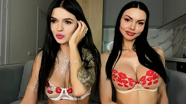 AmyLeeplay online show from October 25, 2025, 5:57 pm