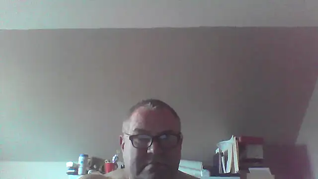 mkestr69 online show from April 24, 2026, 7:38 pm