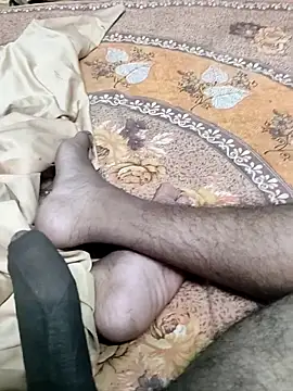 Snapshot of Yashkumar_0697 chatting on December 4, 2025, 7:24 pm Yashkumar 0697 online show from December 4, 2025, 7:24 pm