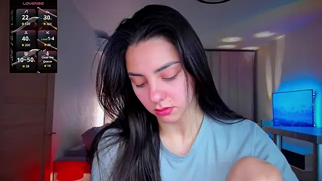 EmiliaZen online show from April 22, 2026, 6:47 pm