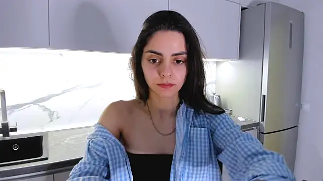 EmiliaZen online show from March 6, 2025, 9:09 pm