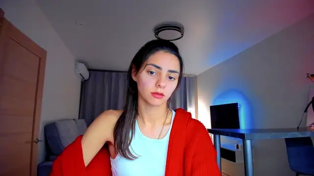 EmiliaZen online show from October 1, 2025, 4:55 pm