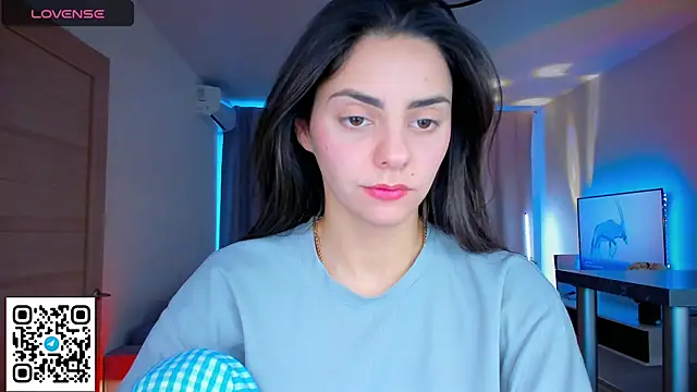 EmiliaZen online show from February 17, 2026, 2:03 pm