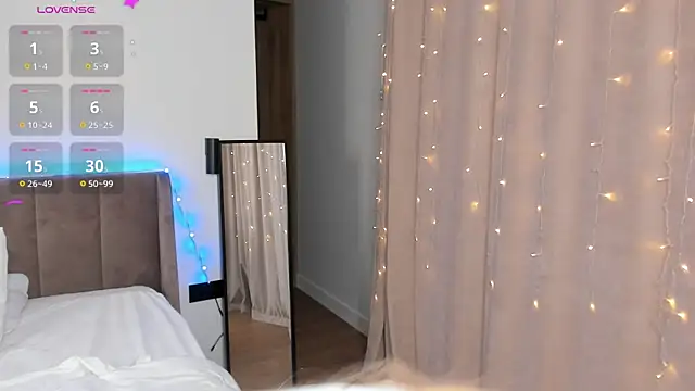 CrystaIMaiden online show from March 9, 2025, 4:44 pm