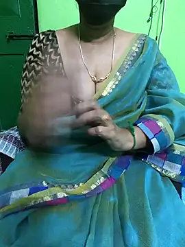 Snapshot of niiveditha chatting on March 17, 2025, 9:57 pm niiveditha online show from March 17, 2025, 9:57 pm