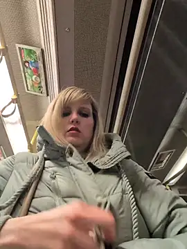 Sexybiene969 online show from December 15, 2025, 5:30 pm