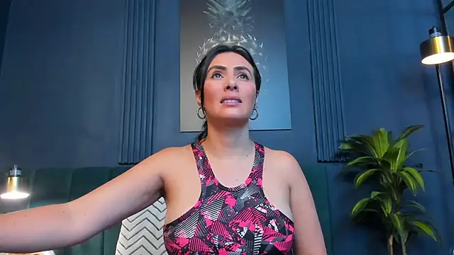 Snapshot of scarlet_edwars chatting on February 11, 2026, 8:20 pm scarlet edwars online show from February 11, 2026, 8:20 pm