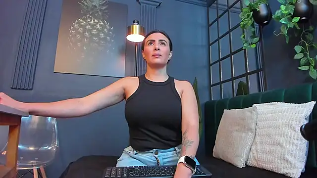 Snapshot of scarlet_edwars chatting on February 24, 2026, 12:06 pm scarlet edwars online show from February 24, 2026, 12:06 pm