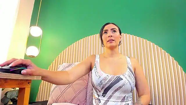 Snapshot of scarlet_edwars chatting on February 12, 2026, 6:18 pm scarlet edwars online show from February 12, 2026, 6:18 pm