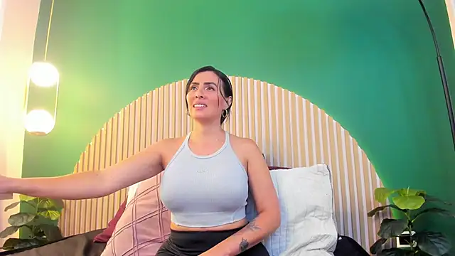 Snapshot of scarlet_edwars chatting on February 4, 2026, 3:18 pm scarlet edwars online show from February 4, 2026, 3:18 pm