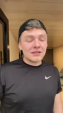 Angel Montiell online show from December 5, 2025, 9:34 pm