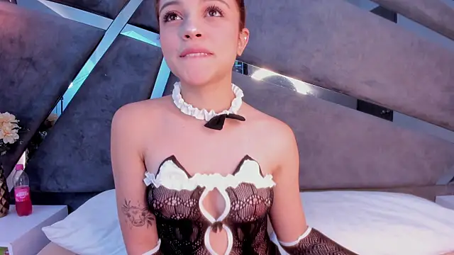 Giselle Lauren online show from October 31, 2025, 7:54 pm