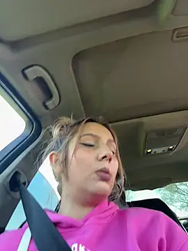 hotamanda01 online show from April 23, 2026, 12:51 pm