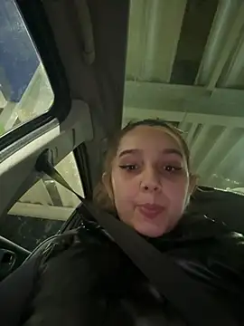 hotamanda01 online show from March 22, 2026, 10:00 pm