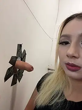 hotamanda01 online show from January 15, 2026, 7:50 pm