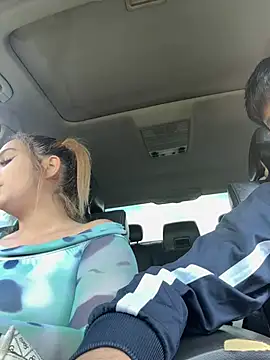 hotamanda01 online show from April 29, 2026, 11:58 am