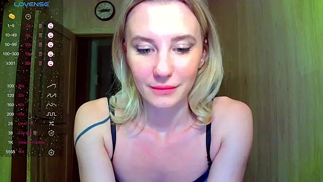 Snapshot of Caramel_piegirl chatting on July 23, 2026, 10:06 pm Caramel piegirl online show from July 23, 2026, 10:06 pm