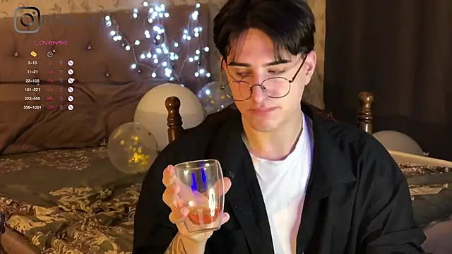 dark-willoww online show from February 19, 2025, 12:25 am