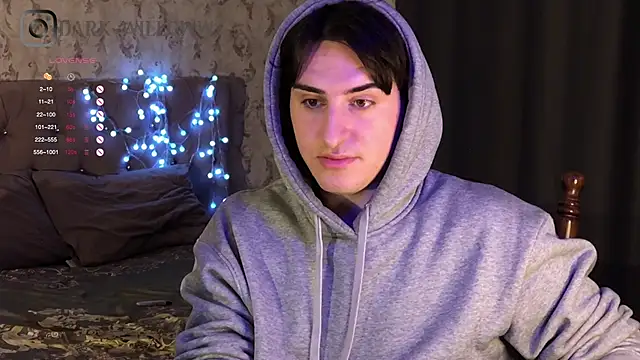 dark-willoww online show from February 19, 2025, 9:03 pm