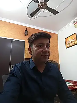 innocentboy1987 online show from November 6, 2025, 4:49 am