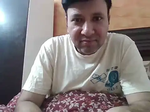 innocentboy1987 online show from April 24, 2026, 5:53 am