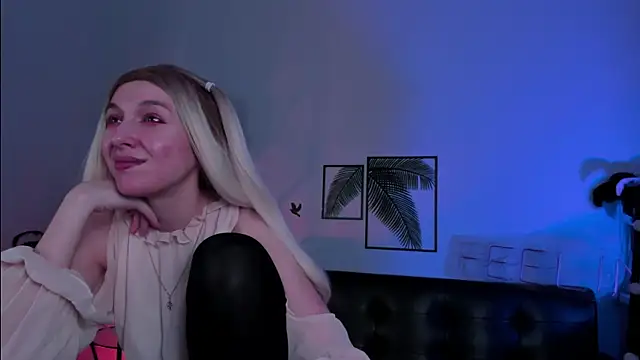 PhilippaAdamas online show from March 13, 2025, 8:48 am