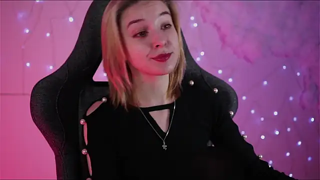 PhilippaAdamas online show from February 27, 2025, 2:35 am